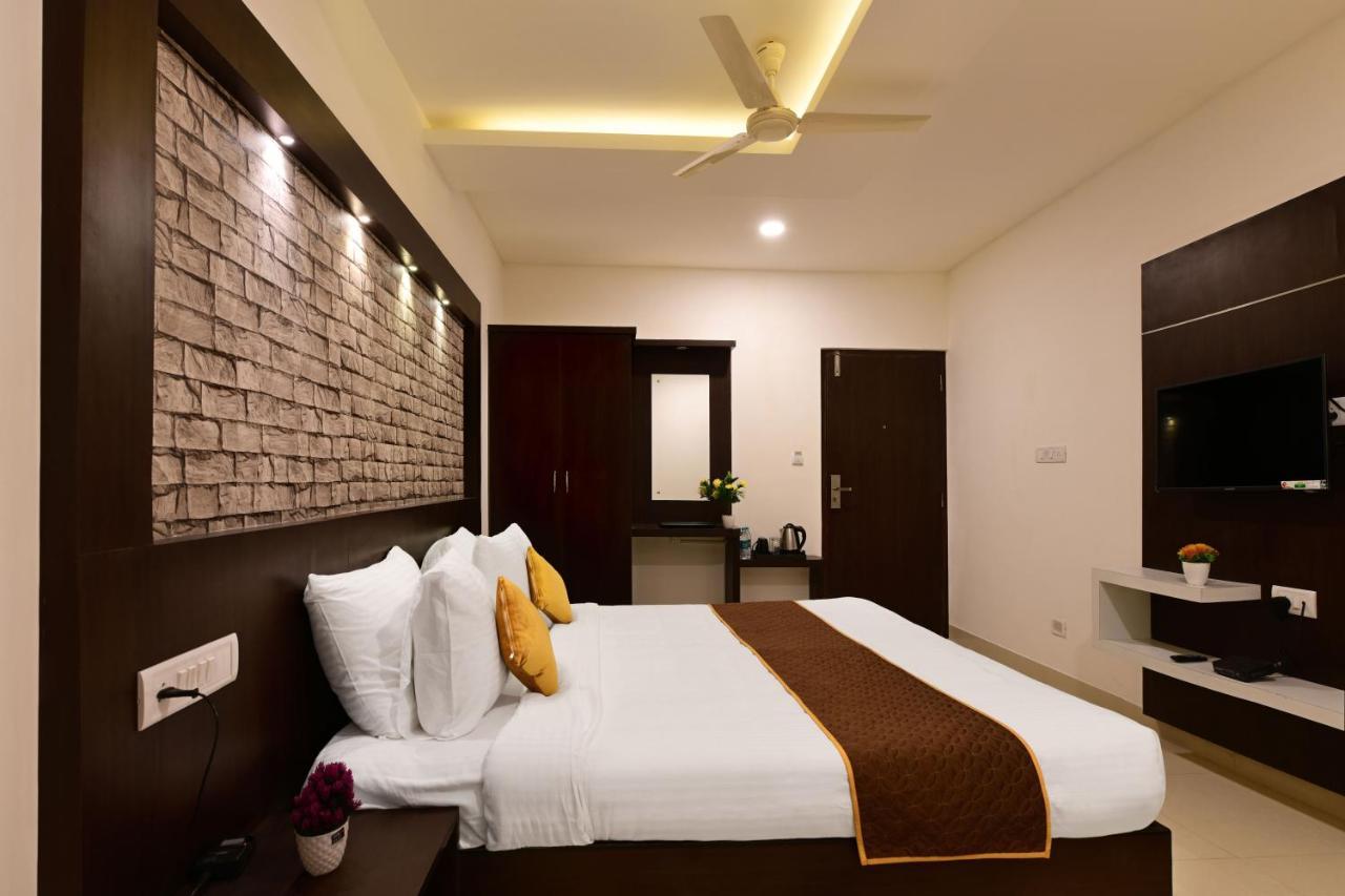 Hotel Bv Colours By Rivido, Begur Main Road バンガロール エクステリア 写真
